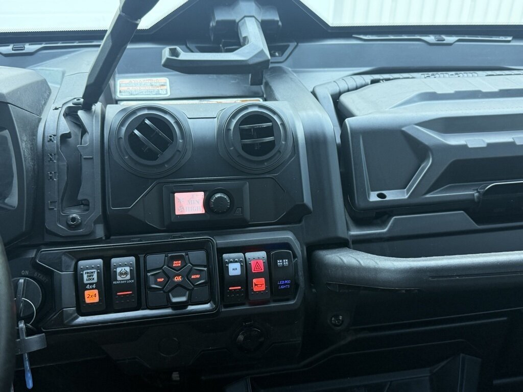 2024 CAN-AM DEFENDER MAX HD10 LIMITED   - Photo 14 - Martin, TN 38237