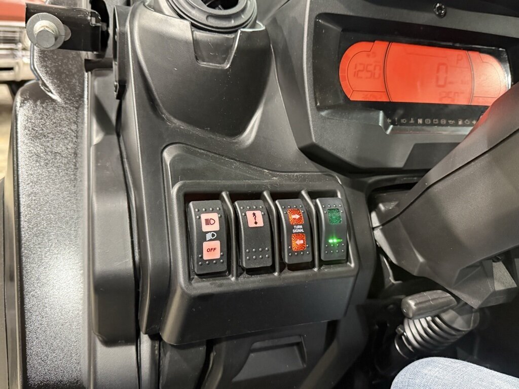 2025 CAN AM Defender MAX Limited HD10 - Photo 13 - Martin, TN 38237