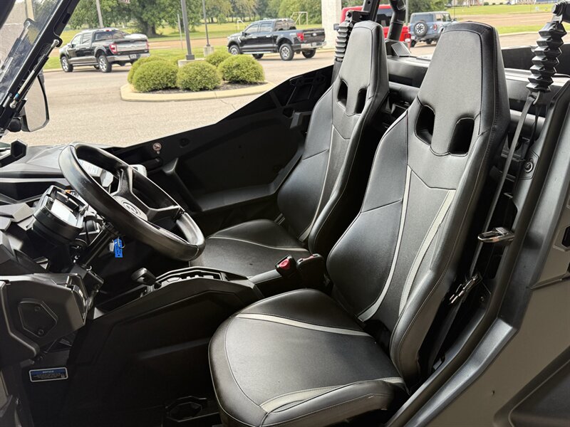 2022 Can-Am Maverick Sport DPS 1000R - Photo 2 - Martin, TN 38237