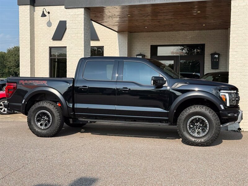 2025 Ford F-150 Raptor - Photo 4 - Martin, TN 38237