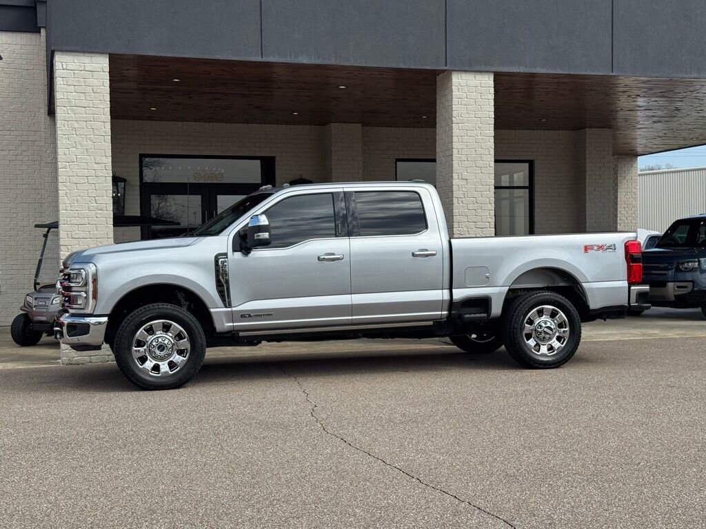 2024 Ford F-250 Lariat   - Photo 6 - Martin, TN 38237
