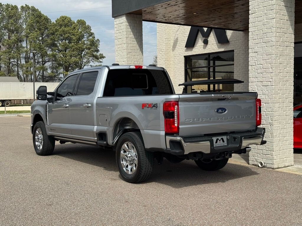 2024 Ford F-250 Lariat   - Photo 11 - Martin, TN 38237