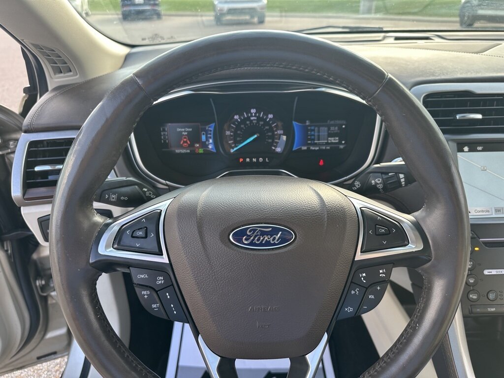 2018 Ford Fusion Hybrid Platinum   - Photo 16 - Martin, TN 38237