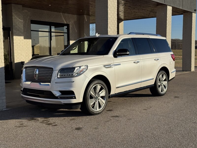 2018 Lincoln Navigator Reserve   - Photo 3 - Martin, TN 38237