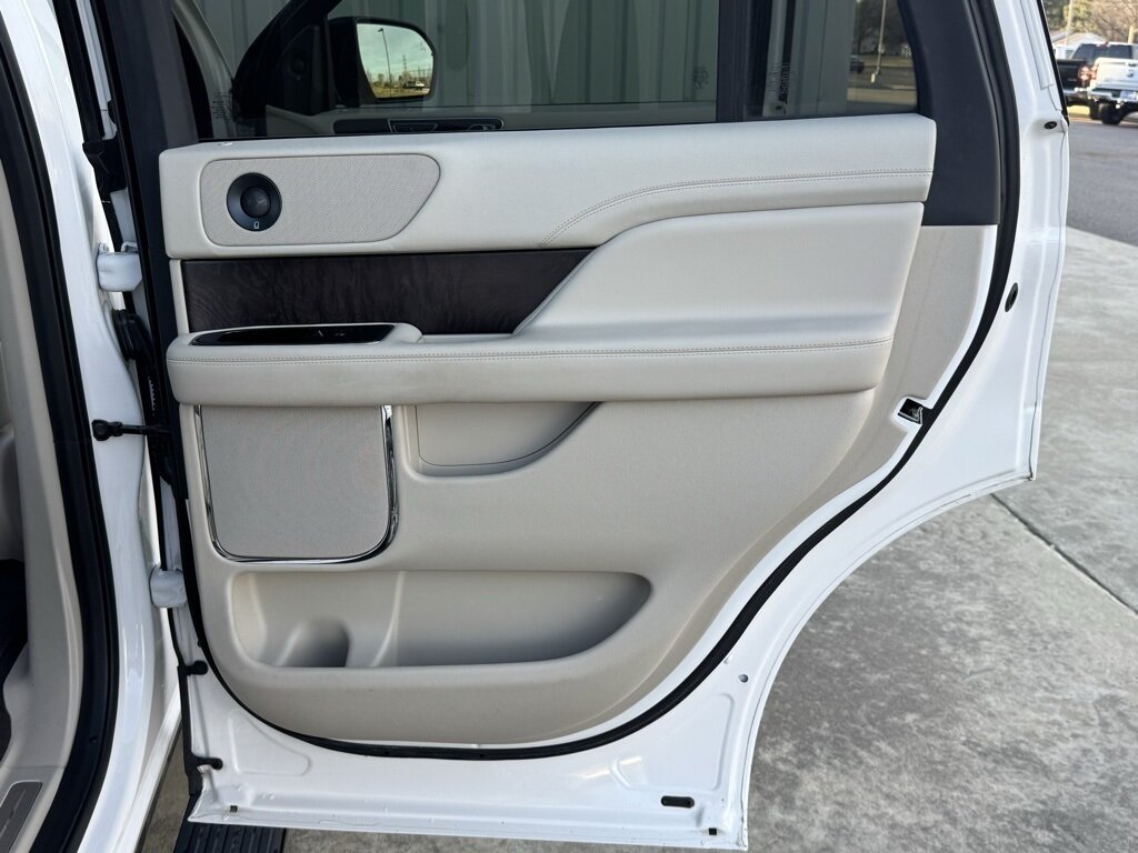 2018 Lincoln Navigator Reserve   - Photo 44 - Martin, TN 38237