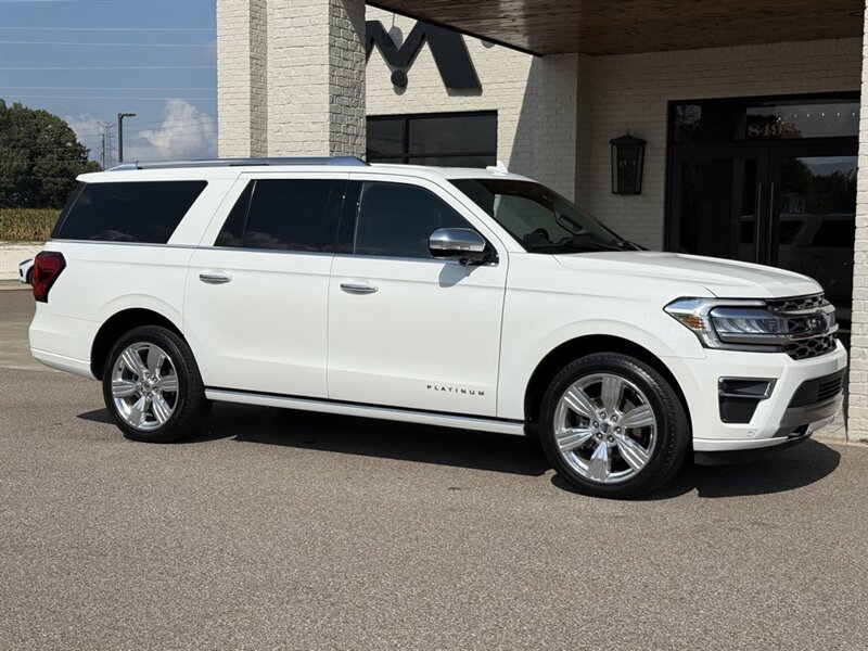 2023 Ford Expedition MAX Platinum   - Photo 2 - Martin, TN 38237
