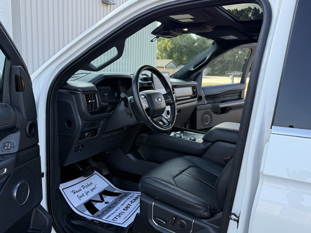2023 Ford Expedition MAX Platinum   - Photo 15 - Martin, TN 38237