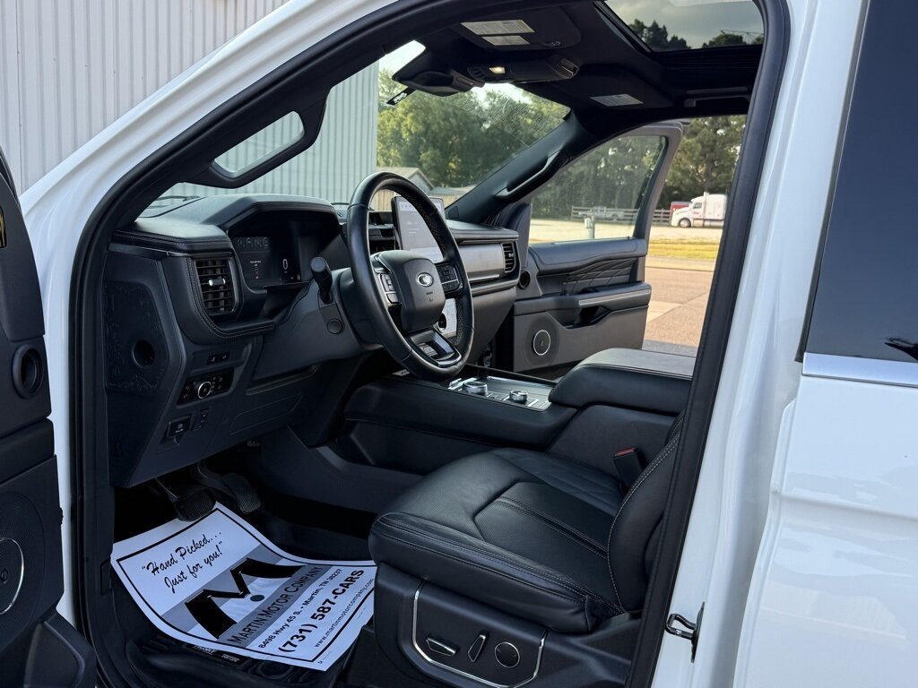 2023 Ford Expedition MAX Platinum   - Photo 16 - Martin, TN 38237