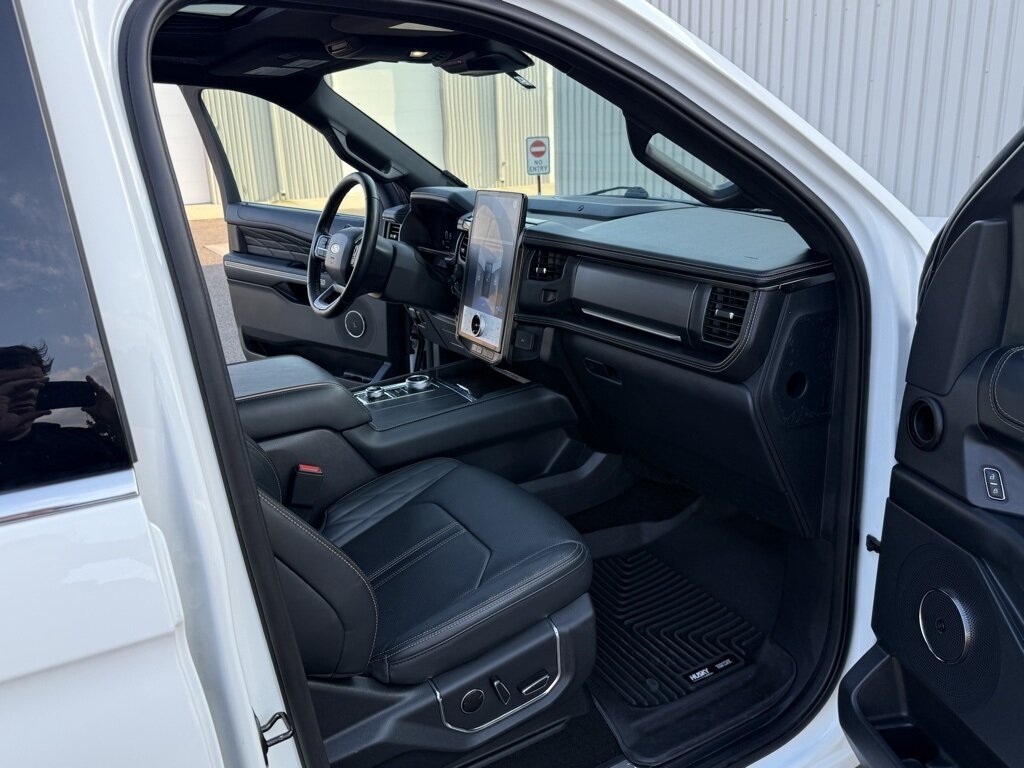 2023 Ford Expedition MAX Platinum   - Photo 39 - Martin, TN 38237