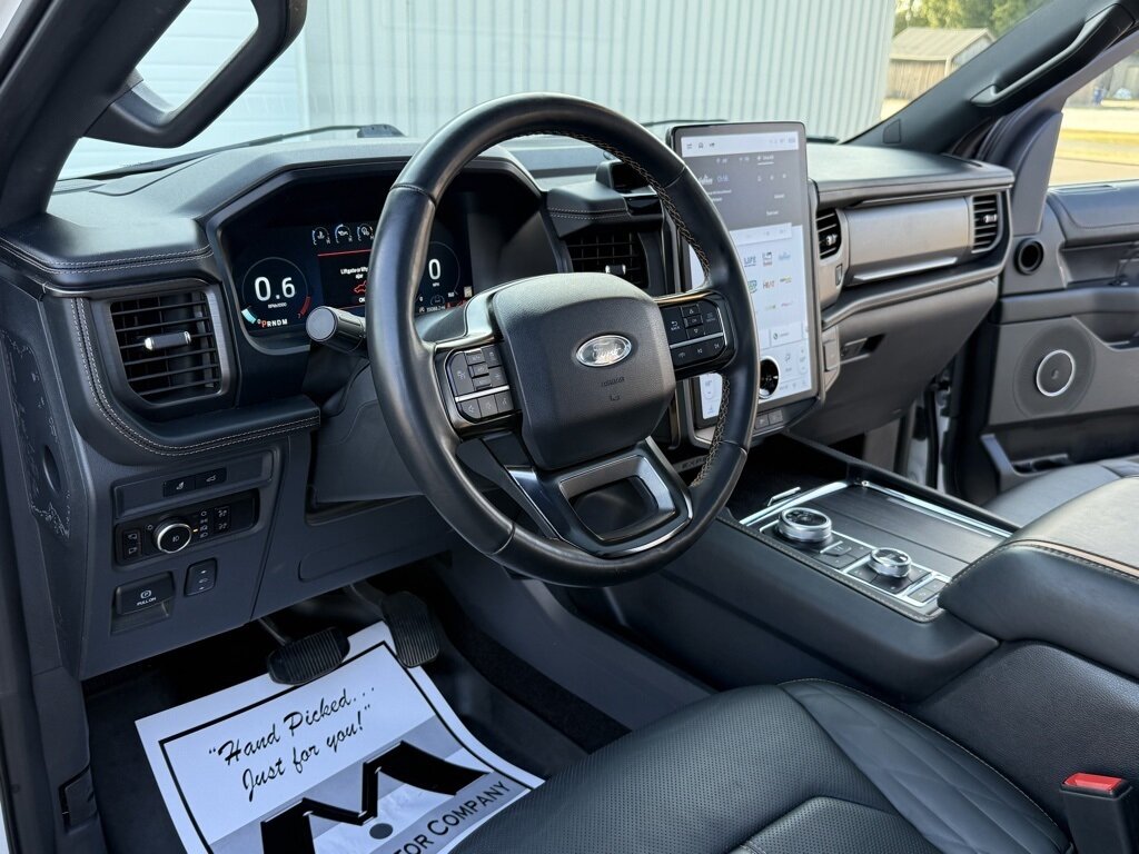 2023 Ford Expedition MAX Platinum   - Photo 17 - Martin, TN 38237