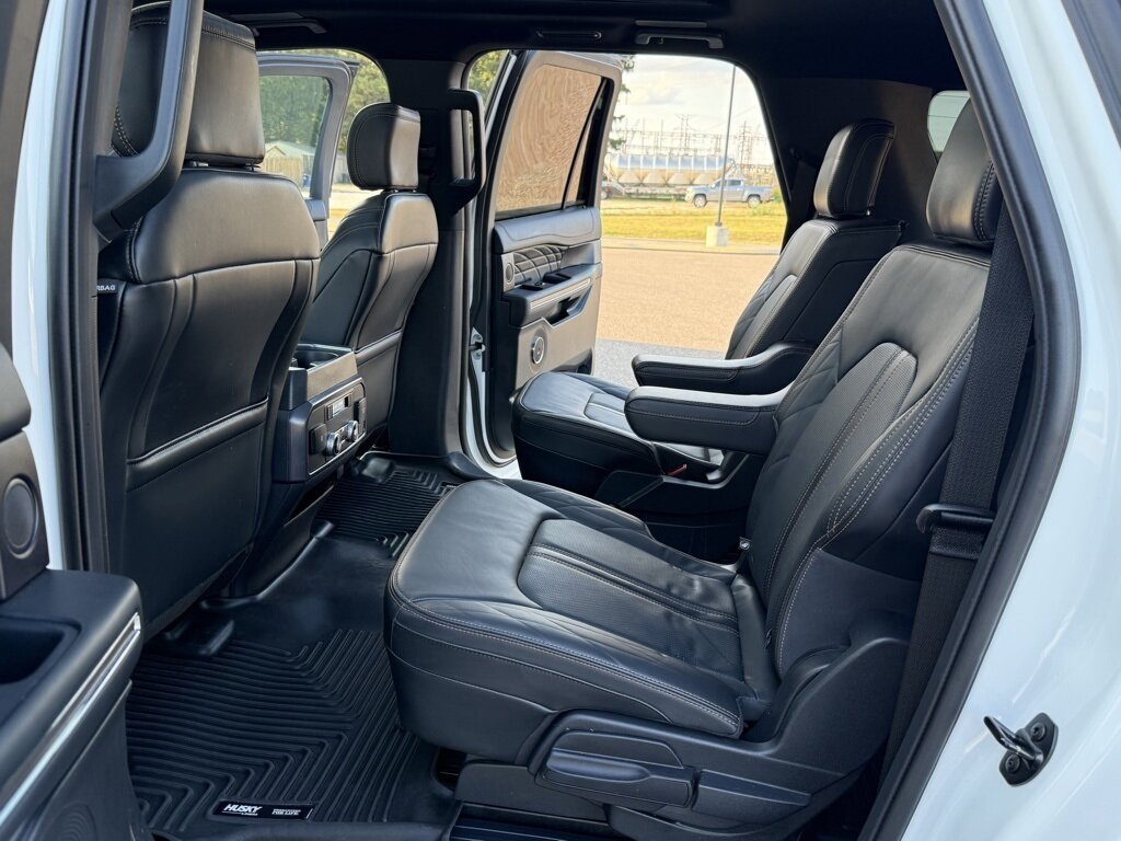 2023 Ford Expedition MAX Platinum   - Photo 32 - Martin, TN 38237