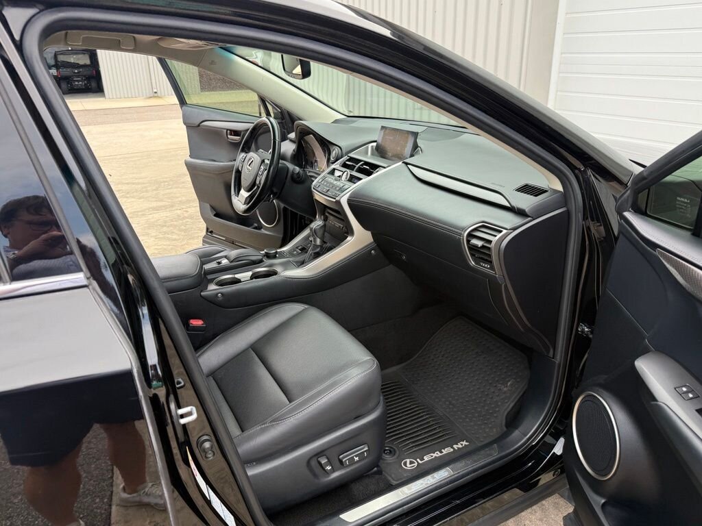 2016 Lexus NX 200t 200t - Photo 31 - Martin, TN 38237