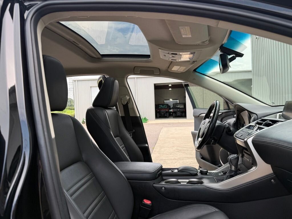 2016 Lexus NX 200t 200t - Photo 33 - Martin, TN 38237