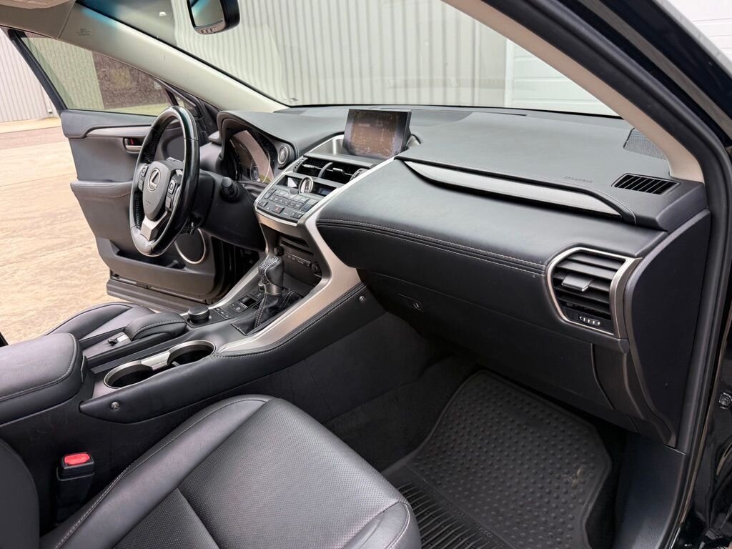 2016 Lexus NX 200t 200t - Photo 32 - Martin, TN 38237