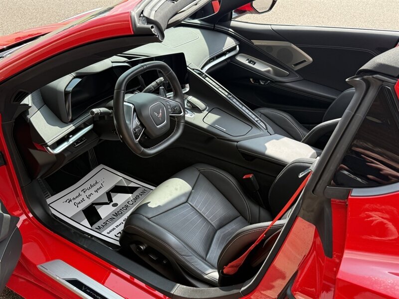 2021 Chevrolet Corvette Stingray 2LT   - Photo 2 - Martin, TN 38237
