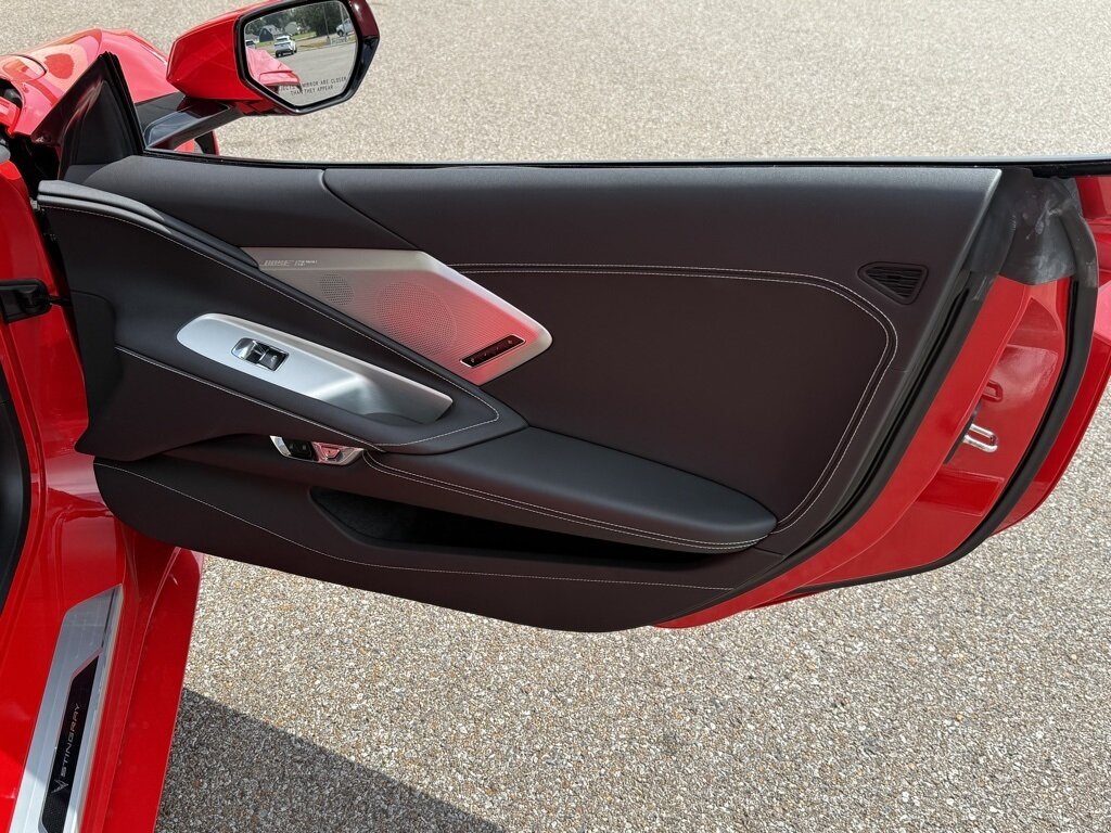 2021 Chevrolet Corvette Stingray 2LT   - Photo 14 - Martin, TN 38237