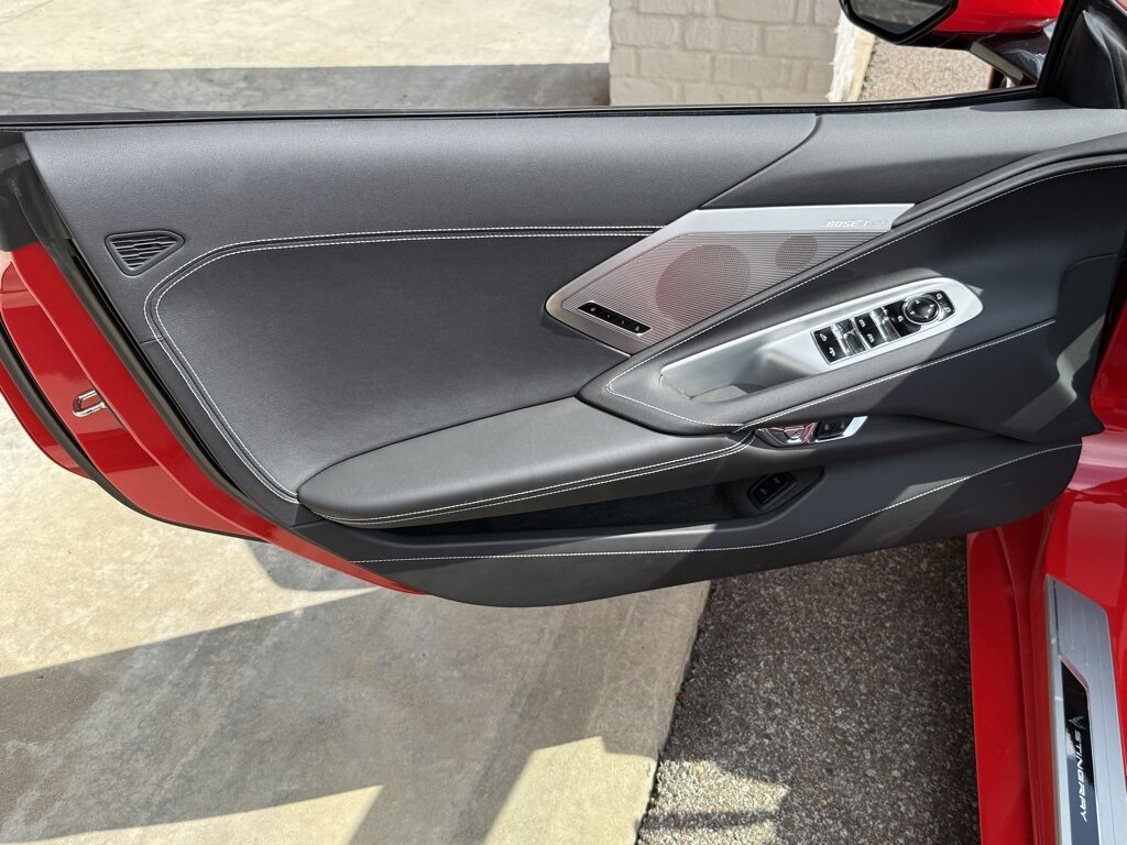 2021 Chevrolet Corvette Stingray 2LT   - Photo 10 - Martin, TN 38237