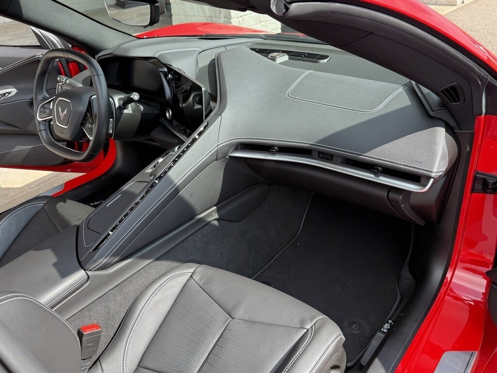 2021 Chevrolet Corvette Stingray 2LT   - Photo 13 - Martin, TN 38237