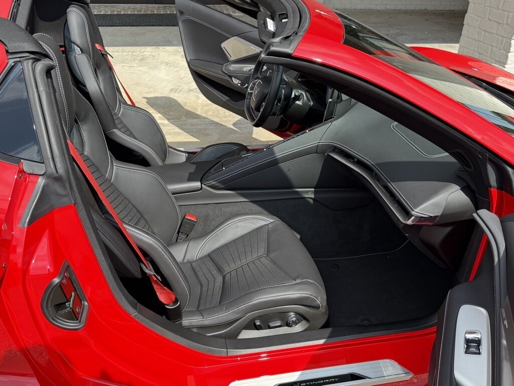 2021 Chevrolet Corvette Stingray 2LT   - Photo 12 - Martin, TN 38237