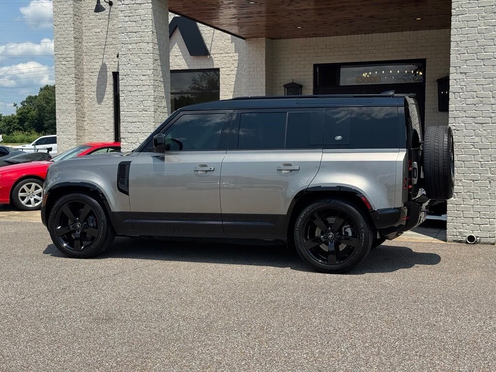2023 Land Rover Defender X-Dynamic SE - Photo 8 - Martin, TN 38237