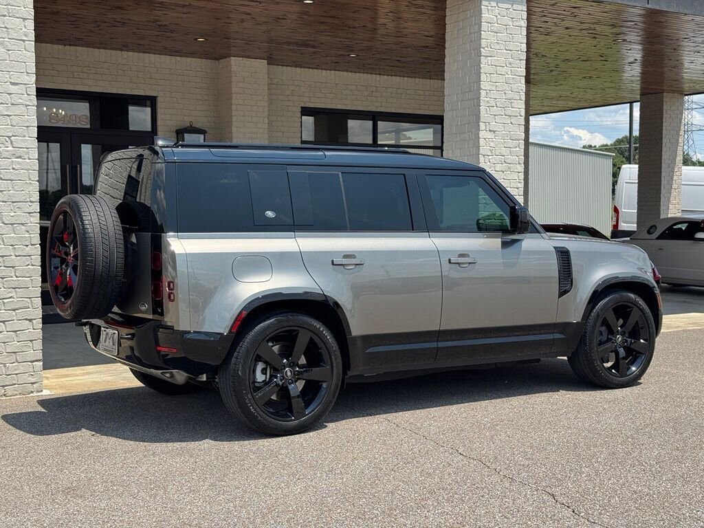 2023 Land Rover Defender X-Dynamic SE - Photo 13 - Martin, TN 38237