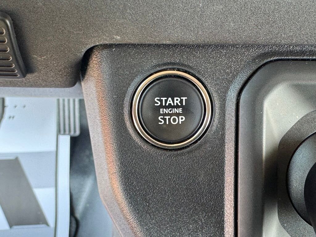 2023 Land Rover Defender X-Dynamic SE - Photo 30 - Martin, TN 38237