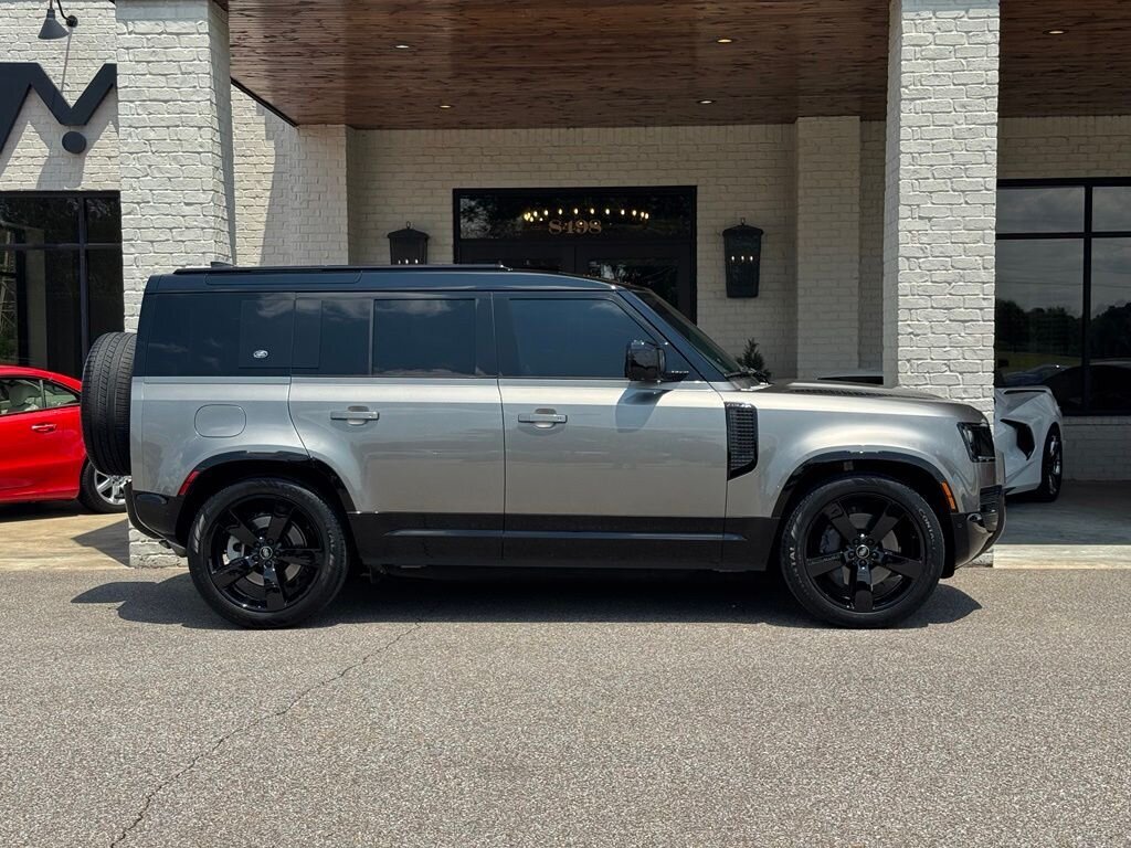 2023 Land Rover Defender X-Dynamic SE - Photo 15 - Martin, TN 38237