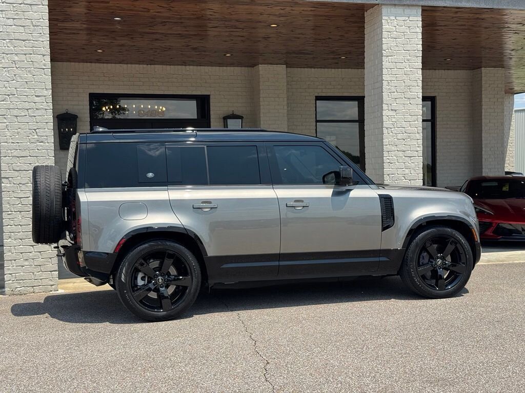2023 Land Rover Defender X-Dynamic SE - Photo 14 - Martin, TN 38237