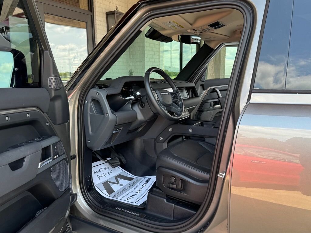 2023 Land Rover Defender X-Dynamic SE - Photo 20 - Martin, TN 38237