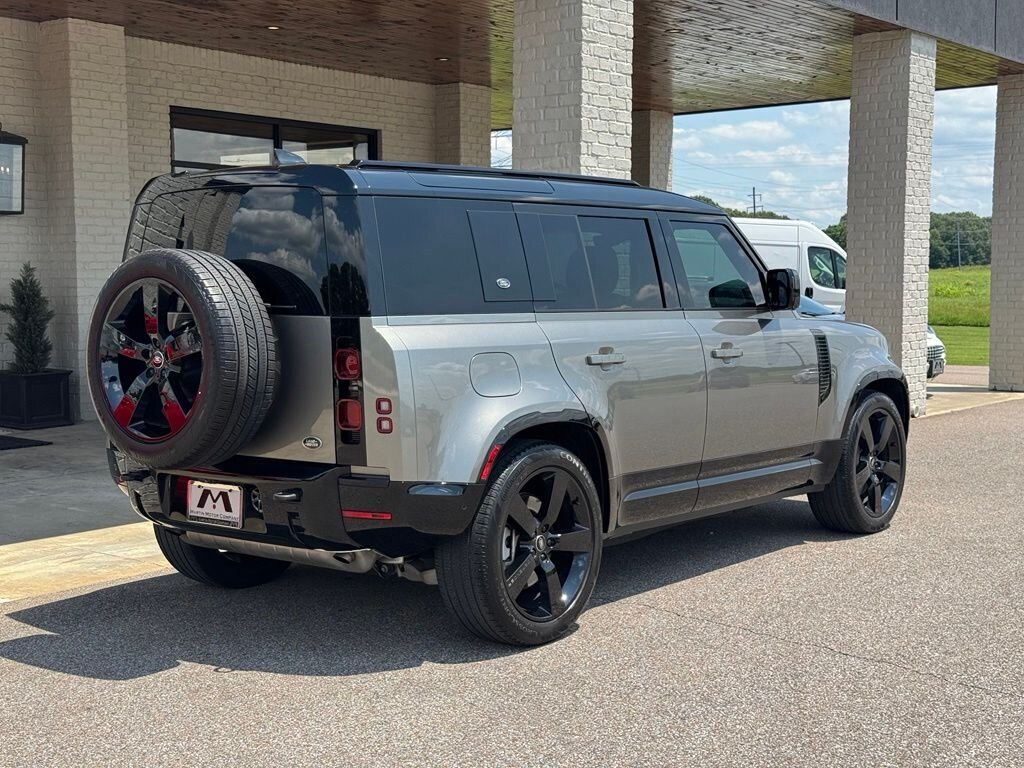 2023 Land Rover Defender X-Dynamic SE - Photo 12 - Martin, TN 38237