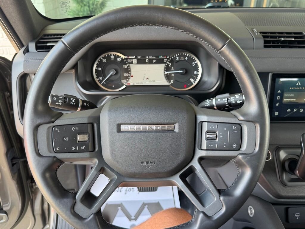 2023 Land Rover Defender X-Dynamic SE - Photo 22 - Martin, TN 38237
