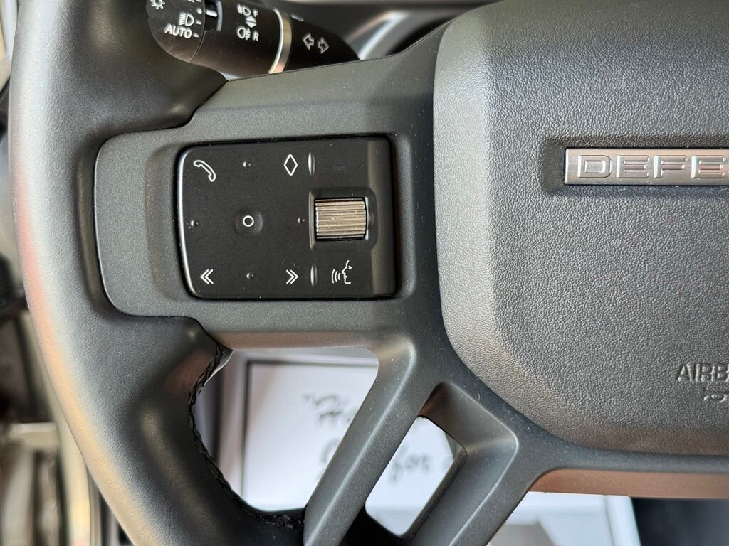 2023 Land Rover Defender X-Dynamic SE - Photo 24 - Martin, TN 38237