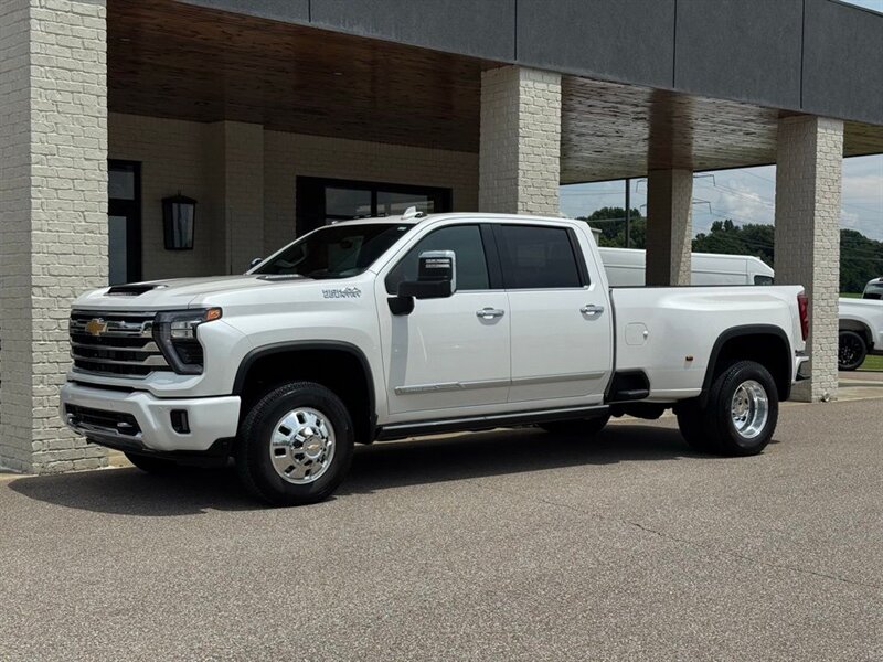 2024 Chevrolet Silverado 3500HD High Country 4X4   - Photo 4 - Martin, TN 38237