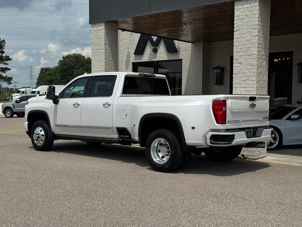 2024 Chevrolet Silverado 3500HD High Country 4X4   - Photo 10 - Martin, TN 38237