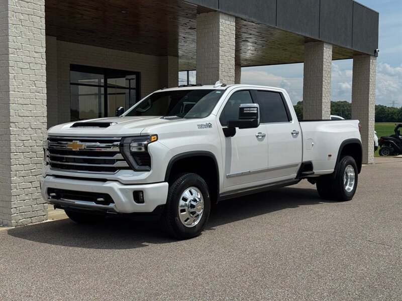 2024 Chevrolet Silverado 3500HD High Country 4X4   - Photo 3 - Martin, TN 38237