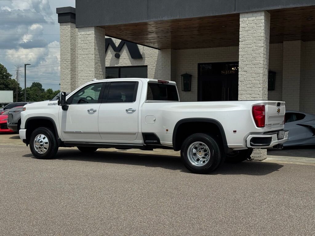 2024 Chevrolet Silverado 3500HD High Country 4X4   - Photo 9 - Martin, TN 38237