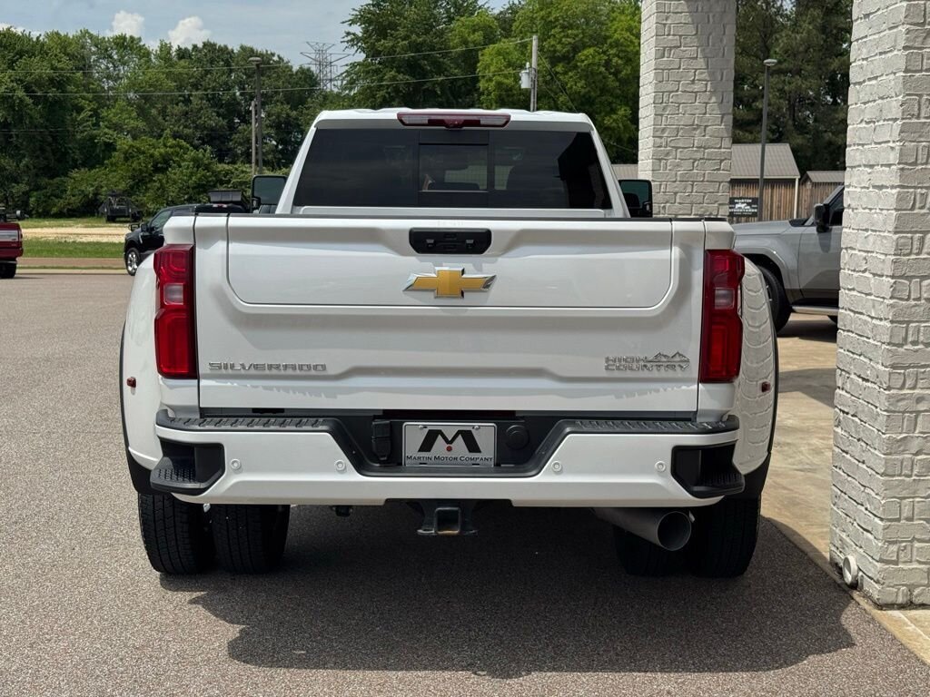 2024 Chevrolet Silverado 3500HD High Country 4X4   - Photo 12 - Martin, TN 38237