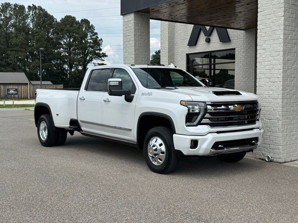 2024 Chevrolet Silverado 3500HD High Country 4X4   - Photo 21 - Martin, TN 38237