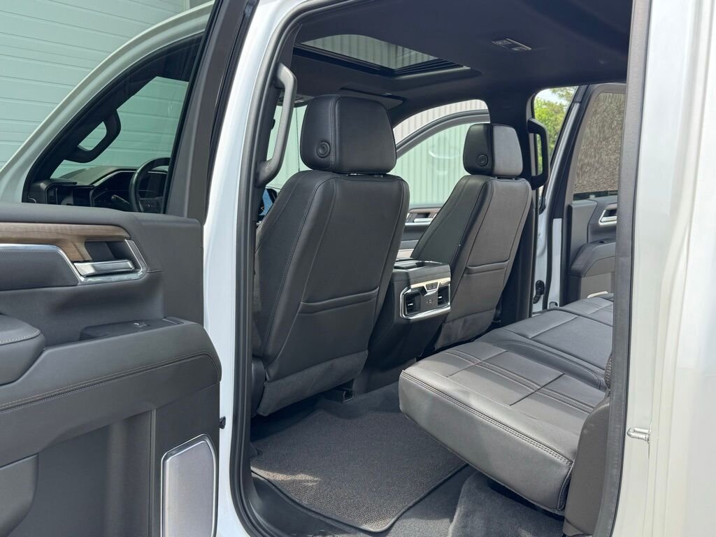 2024 Chevrolet Silverado 3500HD High Country 4X4   - Photo 41 - Martin, TN 38237