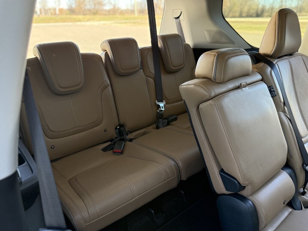 2025 INFINITI QX80 SENSORY   - Photo 46 - Martin, TN 38237