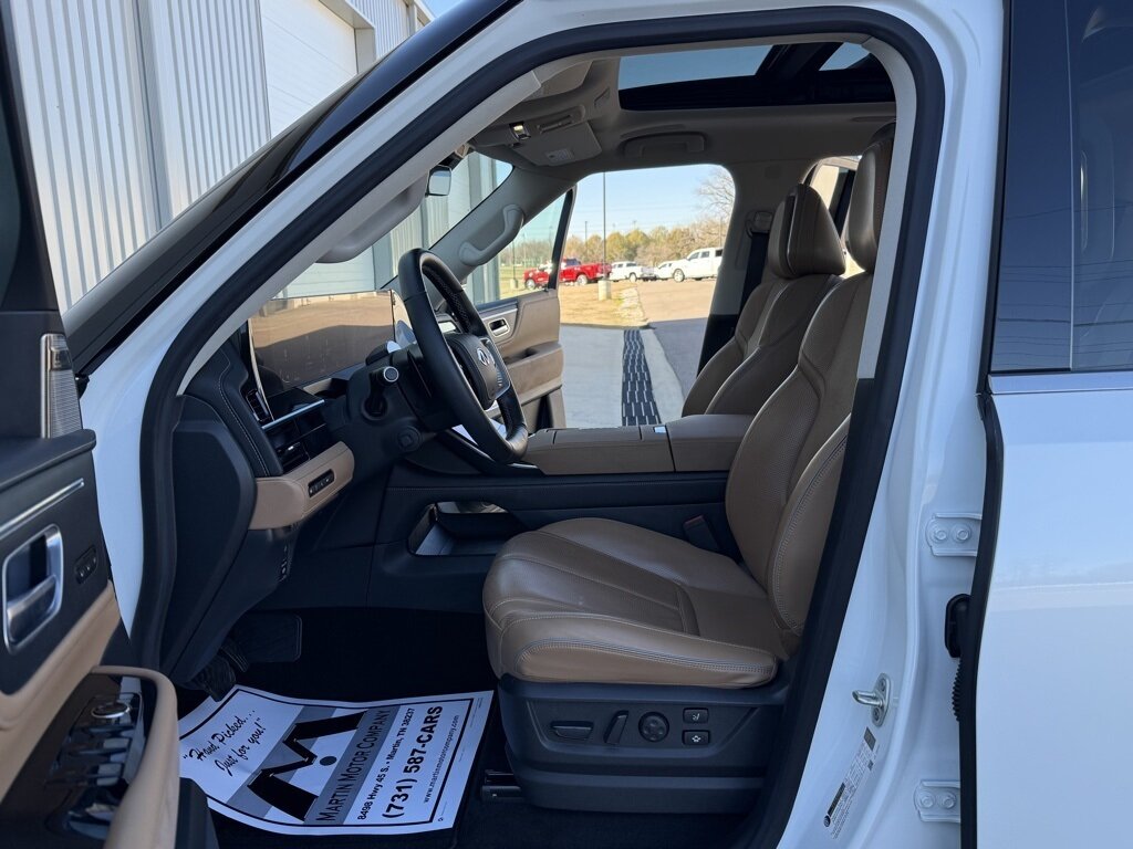 2025 INFINITI QX80 SENSORY   - Photo 23 - Martin, TN 38237