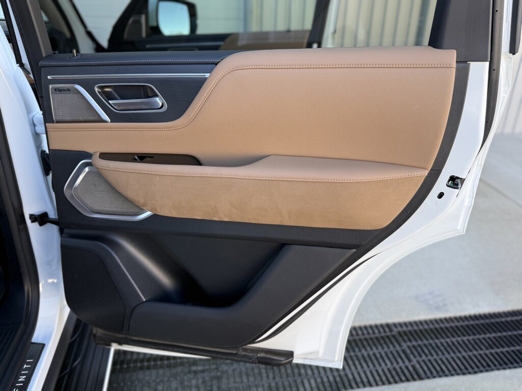 2025 INFINITI QX80 SENSORY   - Photo 47 - Martin, TN 38237