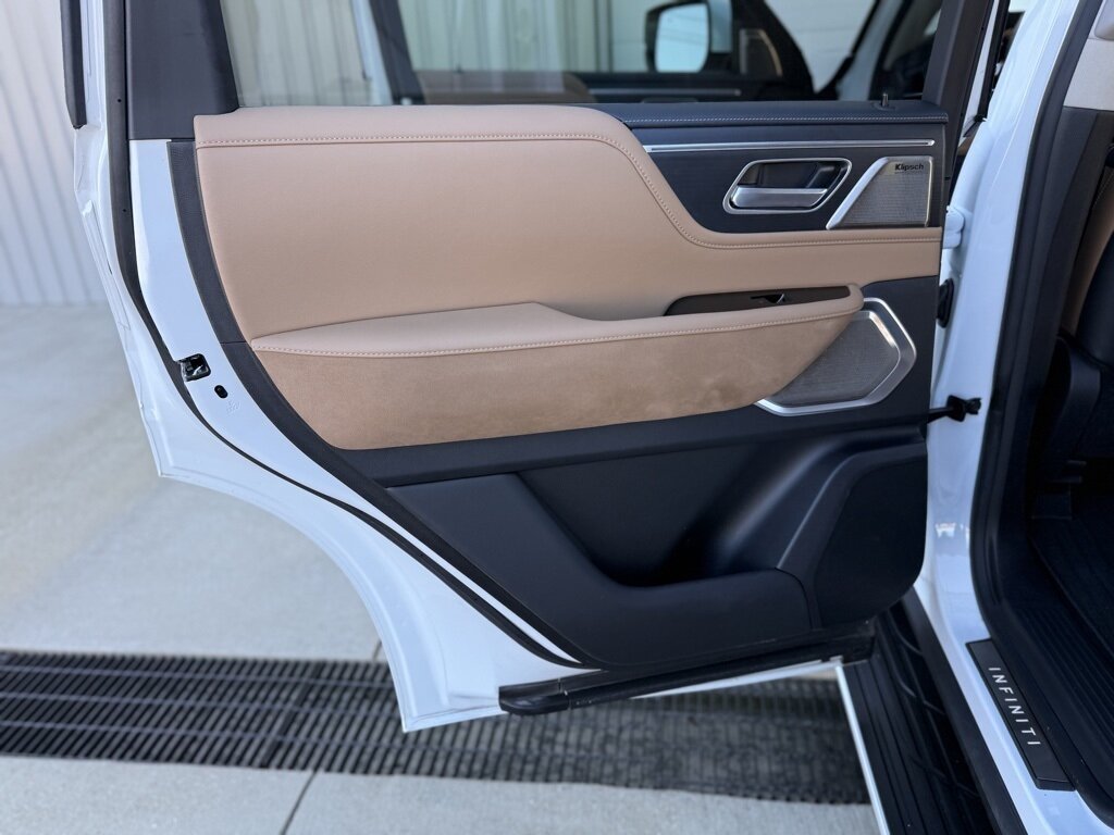 2025 INFINITI QX80 SENSORY   - Photo 43 - Martin, TN 38237