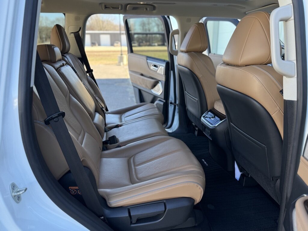 2025 INFINITI QX80 SENSORY   - Photo 45 - Martin, TN 38237
