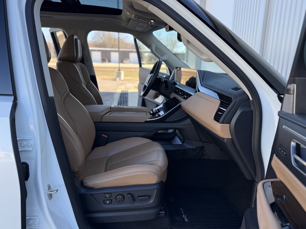 2025 INFINITI QX80 SENSORY   - Photo 49 - Martin, TN 38237