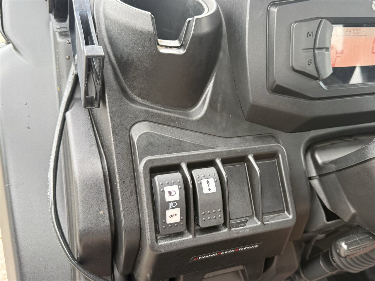 2023 Can-Am Defender XT HD10   - Photo 12 - Martin, TN 38237