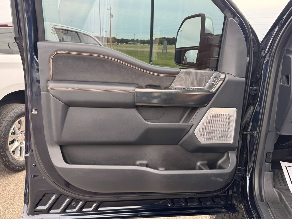 2024 Ford F-250 Platinum photo 38