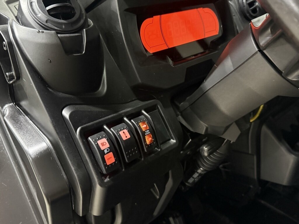 2024 Can-Am Defender MAX Limited HD10   - Photo 13 - Martin, TN 38237