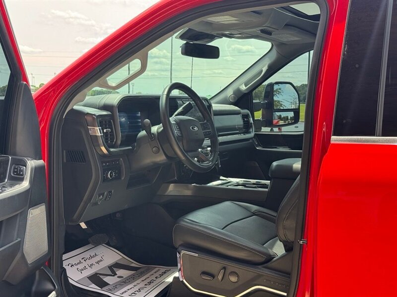 2024 Ford F-250 Super Duty Lariat 4X4   - Photo 2 - Martin, TN 38237