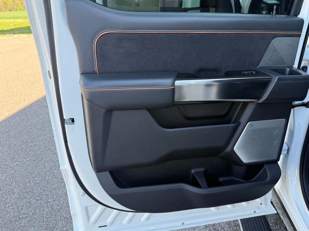 2024 Ford F-450 Super Duty Platinum DRW - Photo 62 - Martin, TN 38237